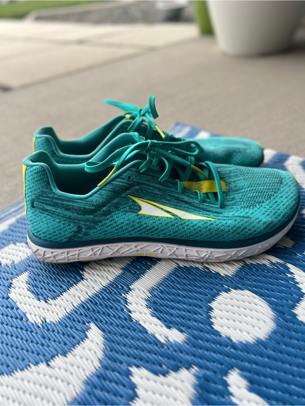 Altra Women's Escalante 2 Road Running Shoes in Teal/Lime, size 12